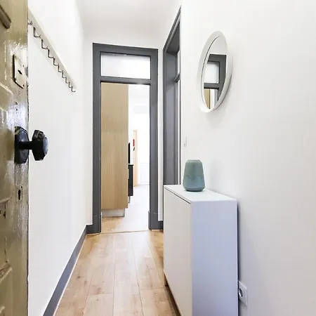 Typical By Homing * ליסבון